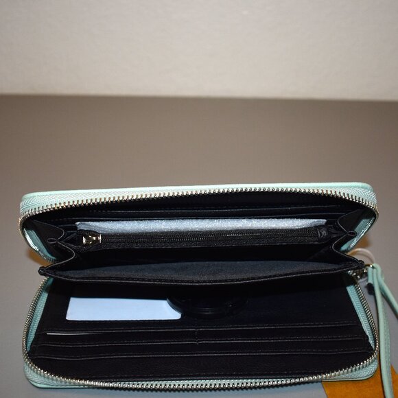 NWT Steve Madden Frosty Green Zip Around Wristlet Wallet - Picture 6 of 6